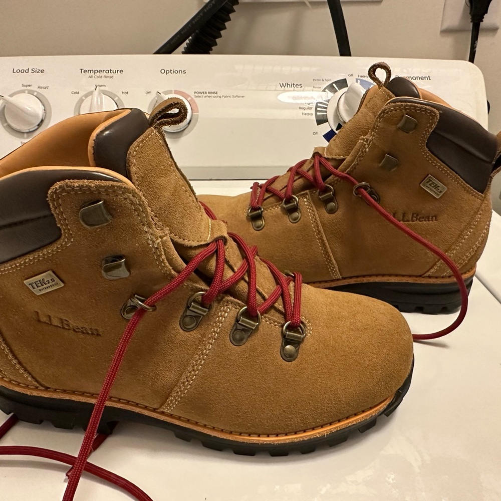 LL Bean hiking boots size 7.5